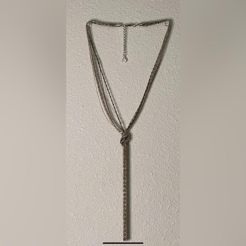 Beautiful fashion necklace.